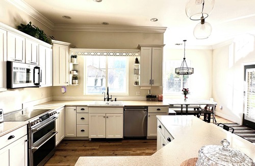 Gilbert Maison | Spacious 6-bedroom house in Gilbert with AC, WiFi