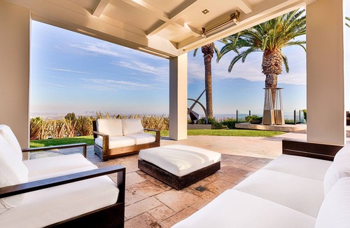 Hollywood Hills West Maison | Spacious 6-bedroom estate in fantastic Los Angeles with WiFi, AC, fitness room