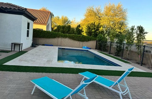 Queen Creek Maison | Spacious 6-bedroom house with a pool, AC, WiFi in beautiful Queen Creek!
