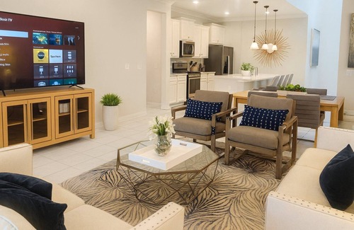 Loughman Villa | Spacious 6BR/5BA w/Private Pool in Solterra Resort