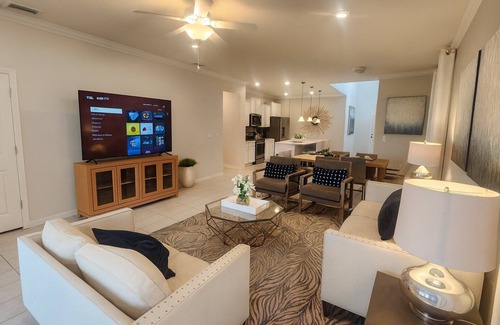 Loughman Villa | Spacious 6BR/5BA w/Private Pool in Solterra Resort