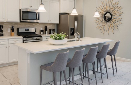 Loughman Villa | Spacious 6BR/5BA w/Private Pool in Solterra Resort
