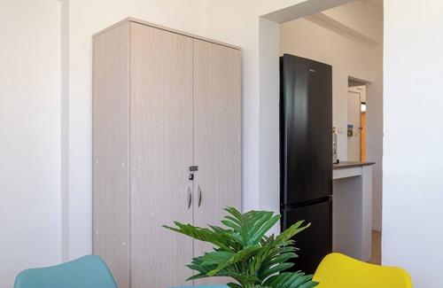 Haifa Appartement | Spacious 7-bedroom apartment in nice Haifa with WiFi, AC