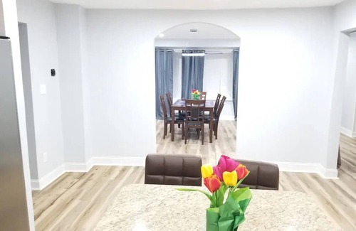 Seabrook Maison | Spacious 7-bedroom house in lovely Lanham