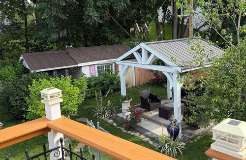 Omaha Maison | Spacious 7-bedroom house with WiFi, fitness room in delightful Omaha