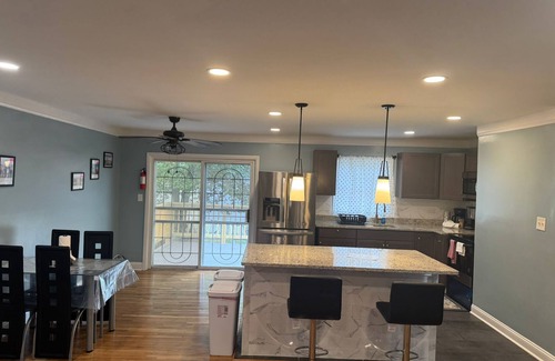 Suitland Maison | Spacious 7-bedroom house in enchanting Camp Springs with AC, WiFi