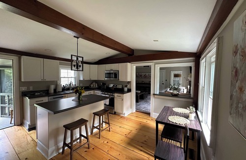 Lebanon Springs Maison | Spacious 7 bedroom house, Near jiminy Peak in Hancock ma , In the Berkshires