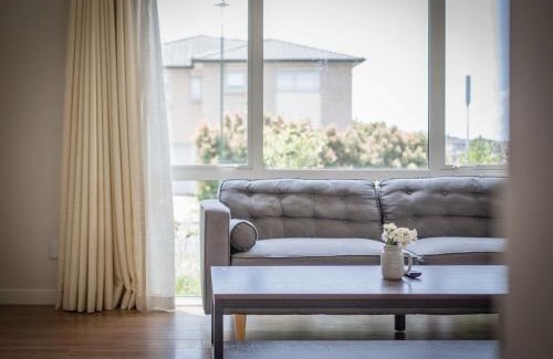 Flat Bush Maison | Spacious 7 BRs 4 BHs house on Longhorn, Flat Bush