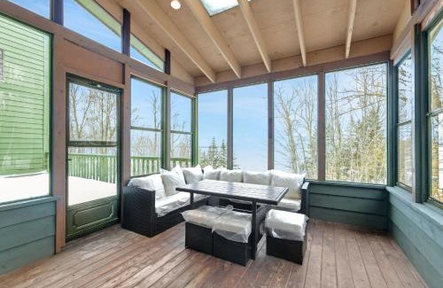 Walker Maison | Spacious 8-Br Leech Lake Retreat with Game Room