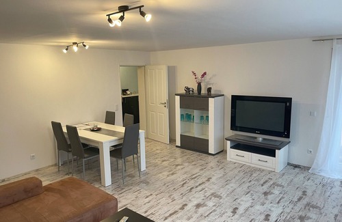 Kleinbreitenbach Appartement | Spacious 80 m² vacation apartment with terrace for 4 people