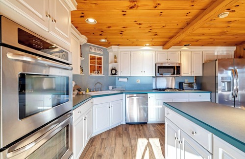 Aquashicola Cabine | Log spacieux 8BD / 7BA Log Home sur le lac Beltzville dans le sud des Poconos - NO PROM