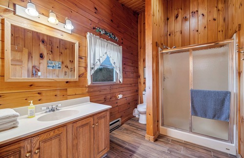 Aquashicola Cabine | Log spacieux 8BD / 7BA Log Home sur le lac Beltzville dans le sud des Poconos - NO PROM