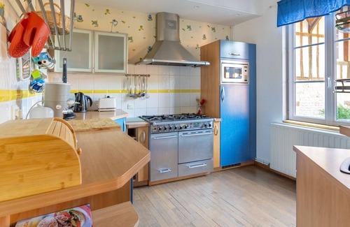 Louvemont Cottage | Grand Gîte à Louvemont : 8 Chambres, Piscine Chauffée, Proche Lac et Activités outdoor
