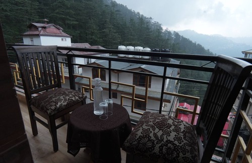 Shimla Maison | Spacious 9-bedroom apartment in enjoyable Shimla with fitness room