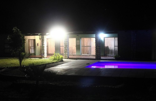 Etosha Maison | Spacious 9-bedroom building in wonderful Otavi with AC