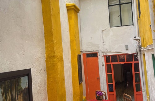 La Candelaria Maison | Spacious 9-bedroom house in beautiful Bogotá, D.C. with WiFi