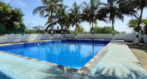 Vadanemelli Station Balnéaire | Spacious AC rooms with Swimming Pool Access