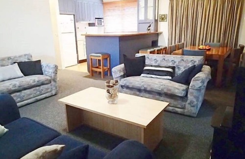Jindabyne Maison | Hébergement spacieux dans le centre-ville, idéal pour une réunion de groupe