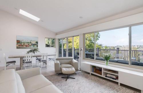 La Mesa Maison | Spacious and Bright 5-Bedroom Oasis Pool and Yard