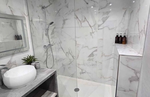 Sarcelles Appartement | Spacious and bright apartment in Sarcelles