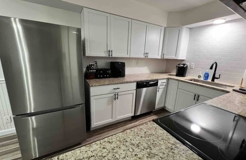 Coralville Maison | Spacious and Bright 3 Bedroom, 2 Bath Townhome Conveniently Located!