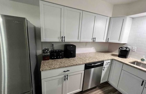 Coralville Maison | Spacious and Bright 3 Bedroom, 2 Bath Townhome Conveniently Located!