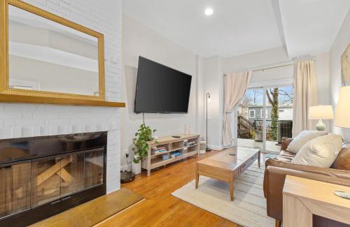 Truxton Circle Maison | Spacious and Central DC 3-BR Getaway Close to It All