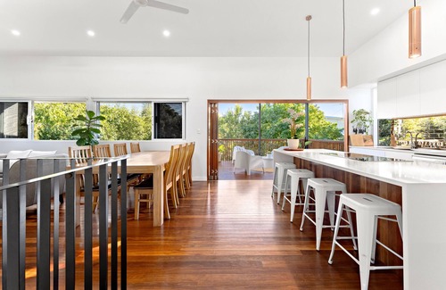 Yeronga Maison | Spacious and close to everything.