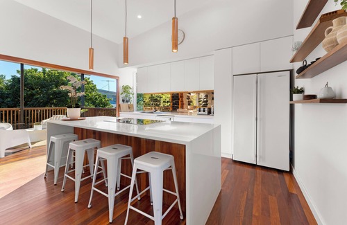Yeronga Maison | Spacious and close to everything.