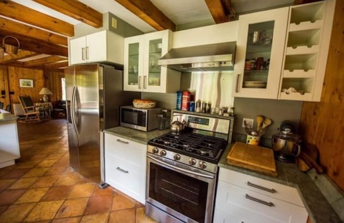 Munsonville Cabine | Spacious and comfortable home on a 250 Acre Private Estate