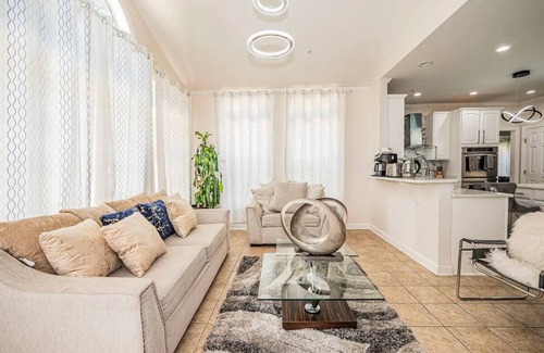 Montpelier Maison | Spacious and Cozy 8 Bedrooms house w/Gym near D.C