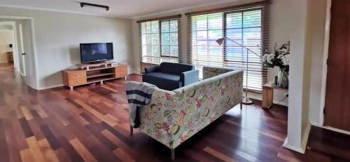 Wantirna South Maison | Spacious and cozy home next to Glen Waverley