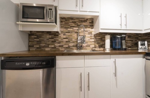 Midtown Toronto Appartement | Spacious and elegant lower unit in stunning Casa Loma neighbourhood