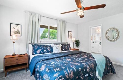 Strongsville Maison | Spacious and Luxury Designed Ranch with Game Room