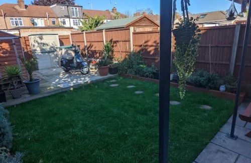 Jubilee Maison | Spacious and modern 2 bed house with garden.