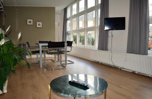 Warmond Appartement | Spacious and modern apartment Warmond
