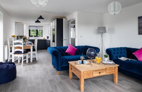 Rhyd-y-foel Appartement | Spacious and modern family apartment, central and within walking distance to local amenities
