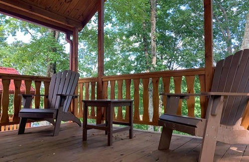 Ashford Cabine | Spacious and new deluxe cabin in family campground in Northeastern CT