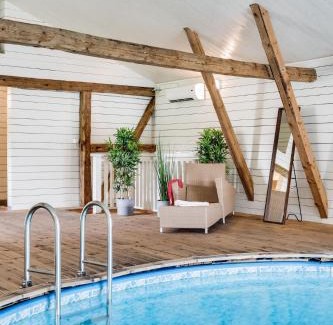 Knared Maison | Spacious and newly renovated farmhouse with indoor pool