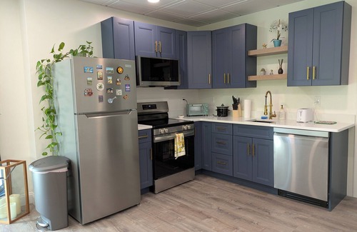 Nashua Maison | Spacious and peaceful garden apartment in quiet Nashua neighborhood with WiFi