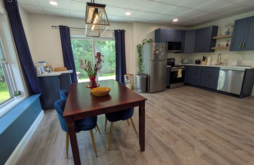Nashua Maison | Spacious and peaceful garden apartment in quiet Nashua neighborhood with WiFi