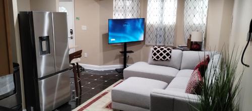 Le Droit Park Appartement | Spacious and Private 3BR, 3BA with free parking near Downtown Washington DC