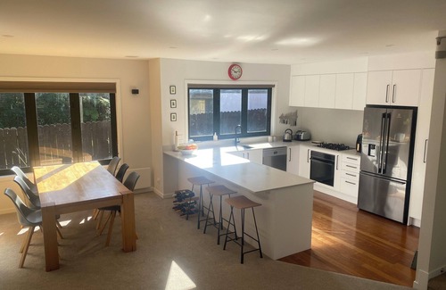 Browns Bay Maison | Maison familiale spacieuse et privée dans une ville balnéaire populaire2007