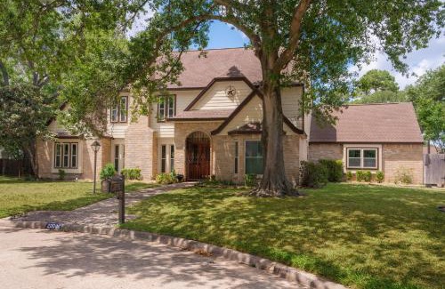 Barker Maison | Spacious and quiet 4 bed 3 and a half bath home away from home in Katy Texas