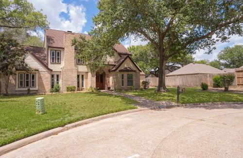 Barker Maison | Spacious and quiet 4 bed 3 and a half bath home away from home in Katy Texas