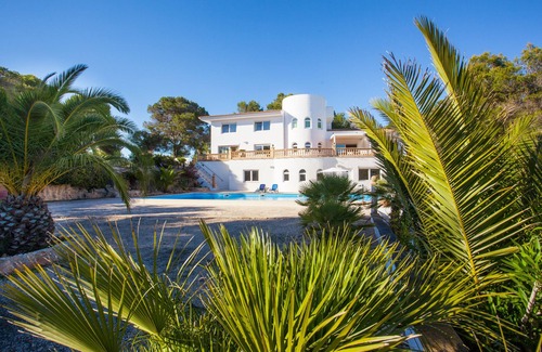 Ses Salines Maison | Spacious and quiet house with sea views