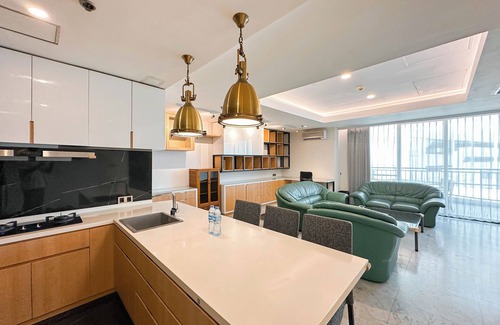 Surabaya Appartement | Spacious And Strategic Location 3Br At Kondominium Regensi Apartment