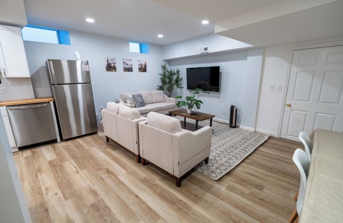 Beverly Appartement | Spacious and Stylish Apartment Perfect for Your Getaway in Beverly!