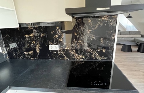 Goirle Appartement | Spacious and stylish stay with parking and WiFi, close to Goirle's parks and trails. Sleeps four.