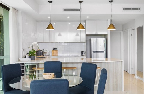 Bulimba Appartement | Spacious and Superb 3-Bed Apartment